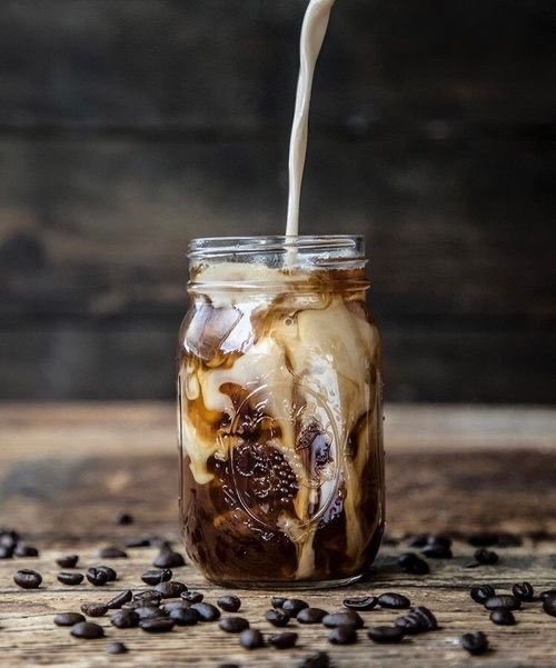 XoGirlythreads's tweet photo. ~fill cup with 3/4 coffee and ice 
~add almond milk
~3 pumps of caramel https://t.co/zmpx6NSW6K