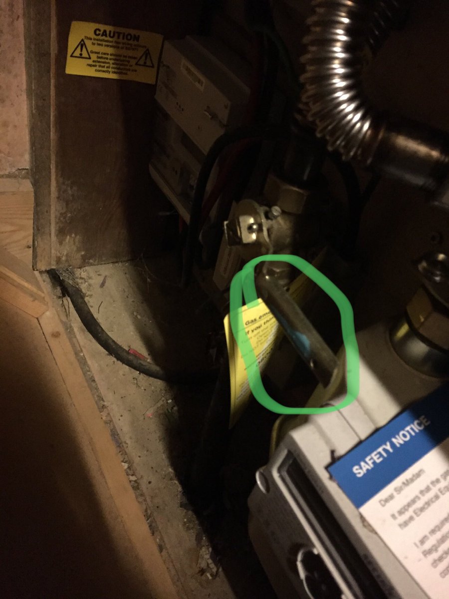 ⁦<a href="/SGNgas/">SGN</a>⁩ suggested safety upgrade for gas shut-off valve is a blue paint mark for ⁦<a href="/RNIB/">RNIB</a>⁩ client