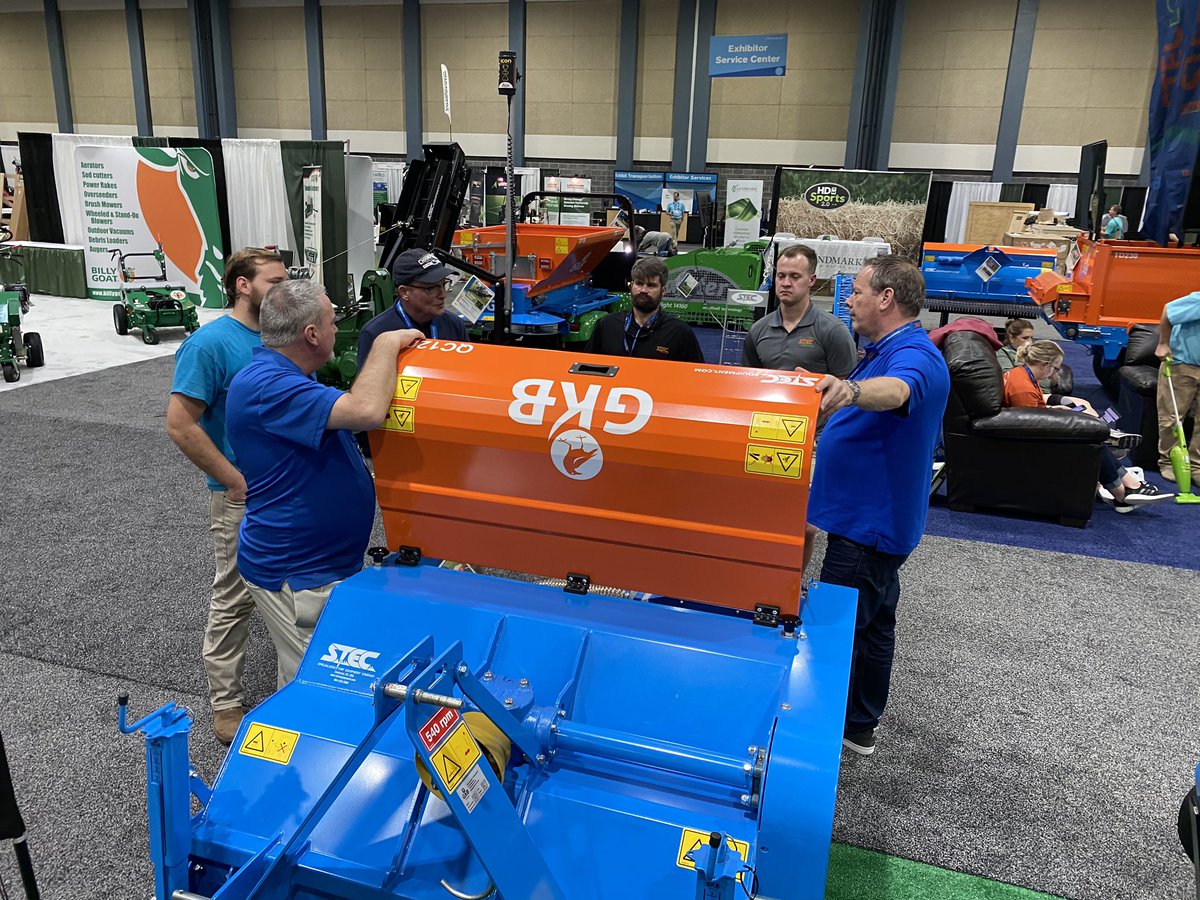 STECEquip's tweet photo. Little training session from @Gkbmachines ready for the big day @FieldExperts we are ready for ya !!!! @BertBrace @turffboy67 @BCSTEC9 @life_turf @cliffwstewart @STECEquip will be serving 🍺🍻🍺🍔🌭🌭🍔 stop by and see the latest and greatest https://t.co/D3gdDLMfms