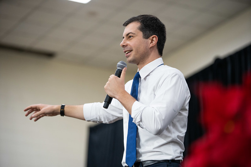 NicolaButtigieg's tweet image. Sending my cousin former Mayor Pete of South Bend Indiana all the best for USA Presidential #DemDebate7 this evening! Love you and all you do @PeteButtigieg X GO BOOT-EDGE-EDGE!!! #EverProudCousin #WinTheEra #ChangeTheChannel #PeteForAmerica #BootEdgeEdge