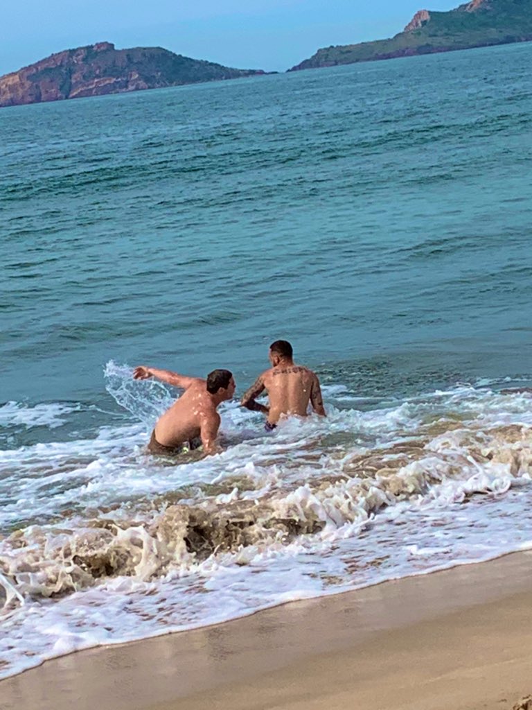 kaaiittt27's tweet photo. The boys and I had such a good day at the beach! #8760 #ecoshield 💙💙 https://t.co/Fq6SdDN9zG