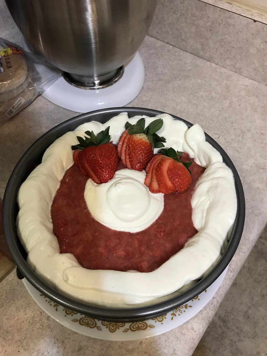 JenLechuga's tweet image. Happy Happy Birthday to @ProdigyLechuga! Hope your day has been great-hope the cheesecake tastes better than it looks 🥰