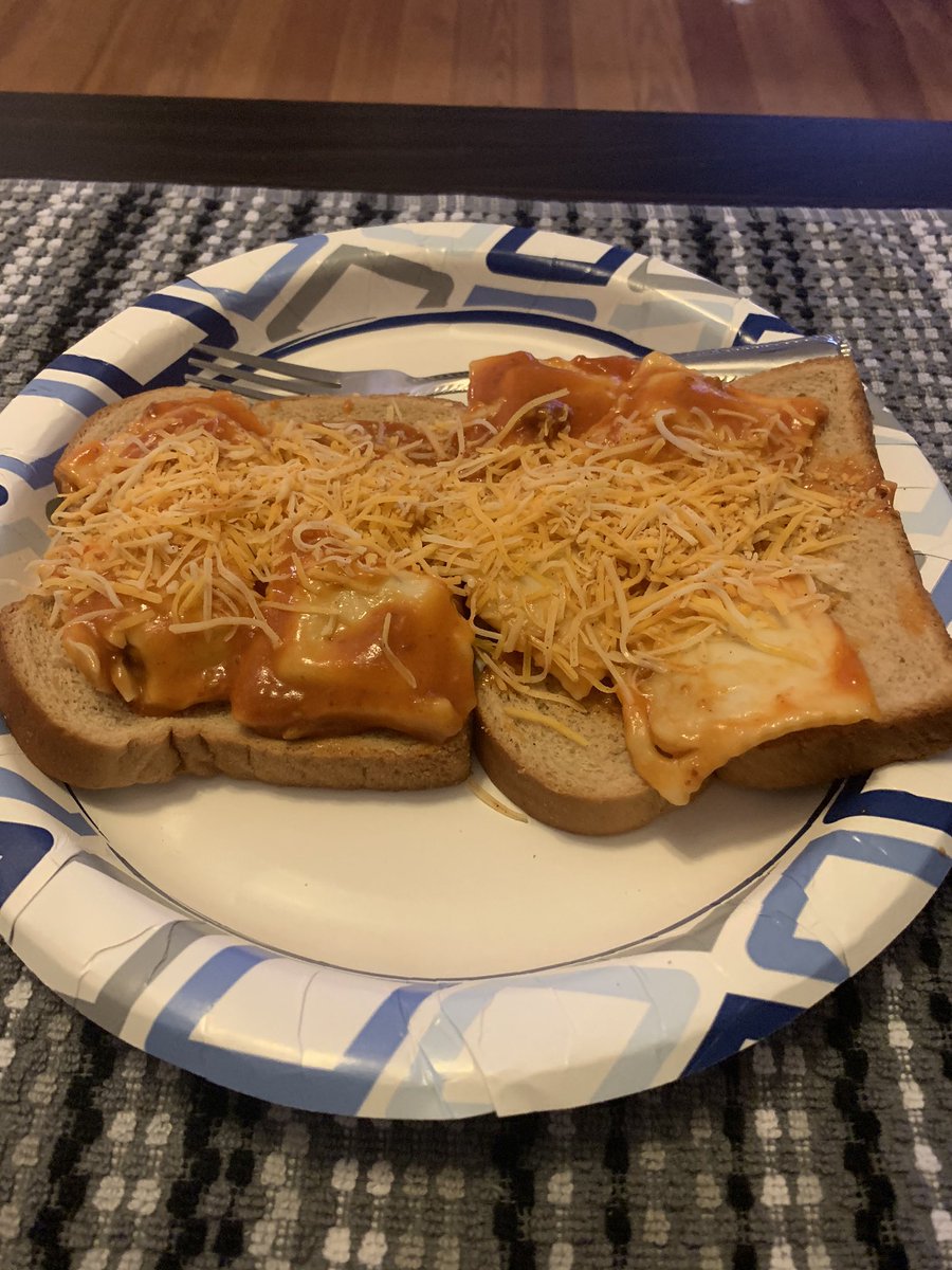 turf_player's tweet photo. Chef boyardee sloppy joe with cheese... bachelor life https://t.co/sXkkv627Bu