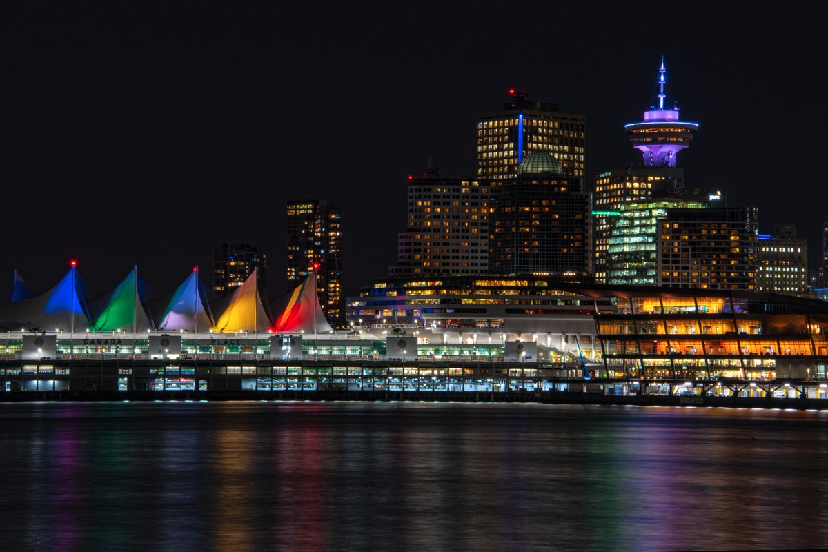 RodWiens's tweet photo. Vancouver at night 

https://t.co/g5wuaalmi4 https://t.co/AjqZuVFHNl