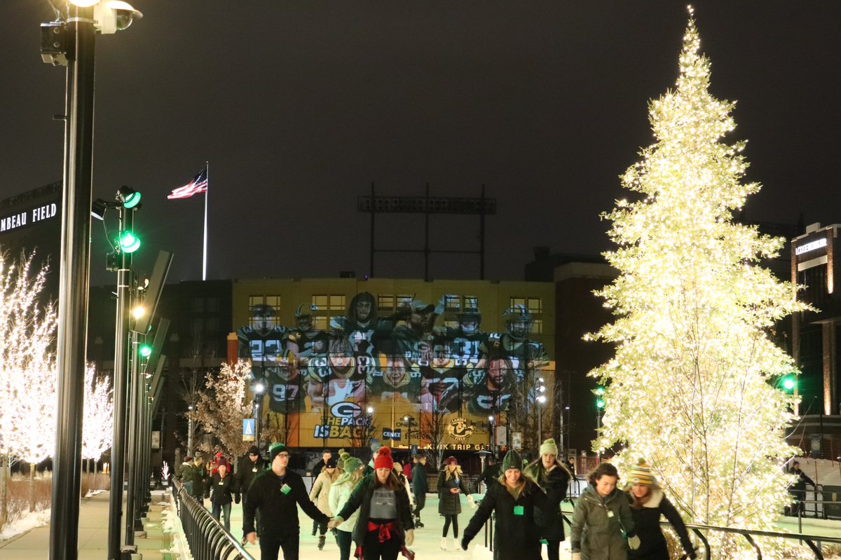 titletown's tweet photo. Views from the 🟢Green🟡 Bay Area

#ThePackIsBack | #GoPackGo https://t.co/1yNPQh6NZo