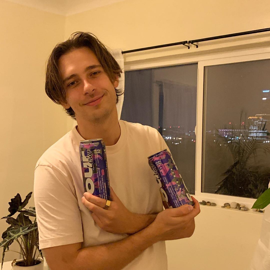 flumemusic's tweet image. Self love is important! Nourish, enrich, take care of your mind, body and spirit ❤️ 🧘‍♂️ 🌸 #2020 #goals