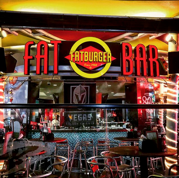 FatBarLV's tweet photo. In #LasVegas and craving a burger late at night?  Come on down and enjoy delicious #FatBurgers right on the #LasVegasBlvd. We are open 24 hrs! 😉
.
.
#FatBarLv #Vegas #burgers #vacation #Travel #VegasBaby https://t.co/fJZu2I9WLd