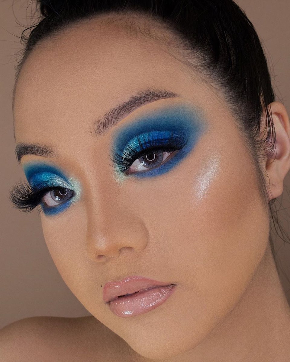 lagirlcosmetics's tweet photo. Flawless-looking complexion! 😍 @kachiavang uses our PRO.matte foundation in ‘Light Tan’ ✨
.
Available online at https://t.co/ULEoAC1D3v 💖
.
.
.
.
#LAGirlCosmetics #LAGirl #LoveInspiringBeauty #PROmatteFoundation #MatteFoundation #LAGirlMatteFoundation https://t.co/ZnILhr7B5g