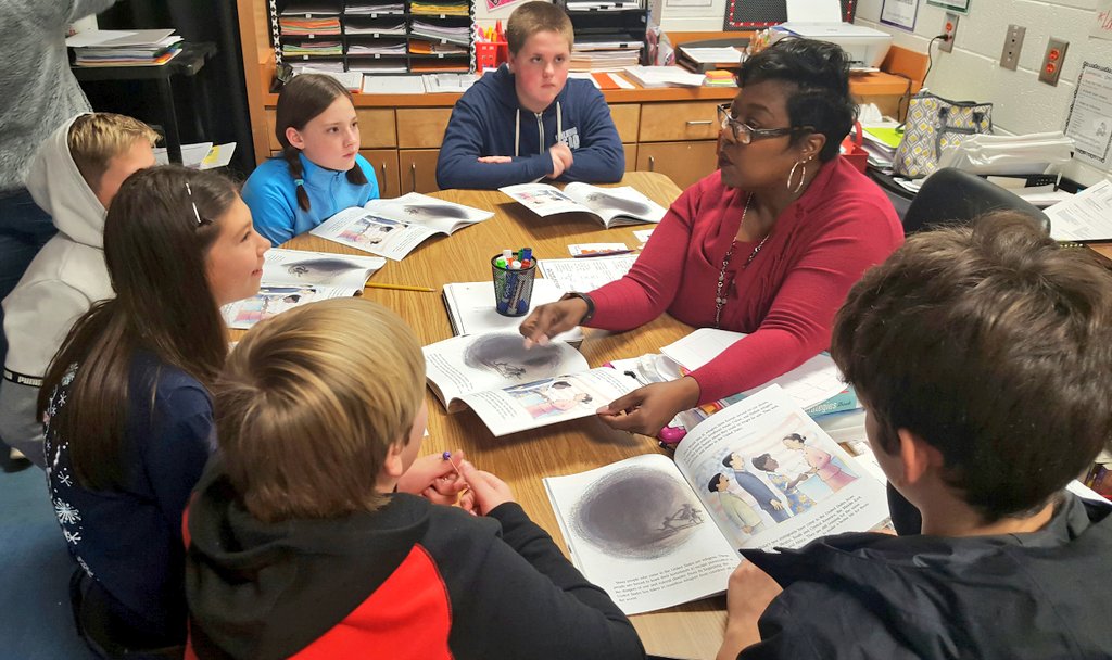 AlmandBonnie's tweet photo. Using data-driven intentional  strategy groups @RSE_HCS. Yes, please, &amp; thank you, Ms. Milner. Love when we have PD with @srlindstrom &amp; @robininhampton. Seeing the outcomes &amp; benefits for our kids! #ExpectExceptionalHCS #HenryReads https://t.co/rYid6b2wyP