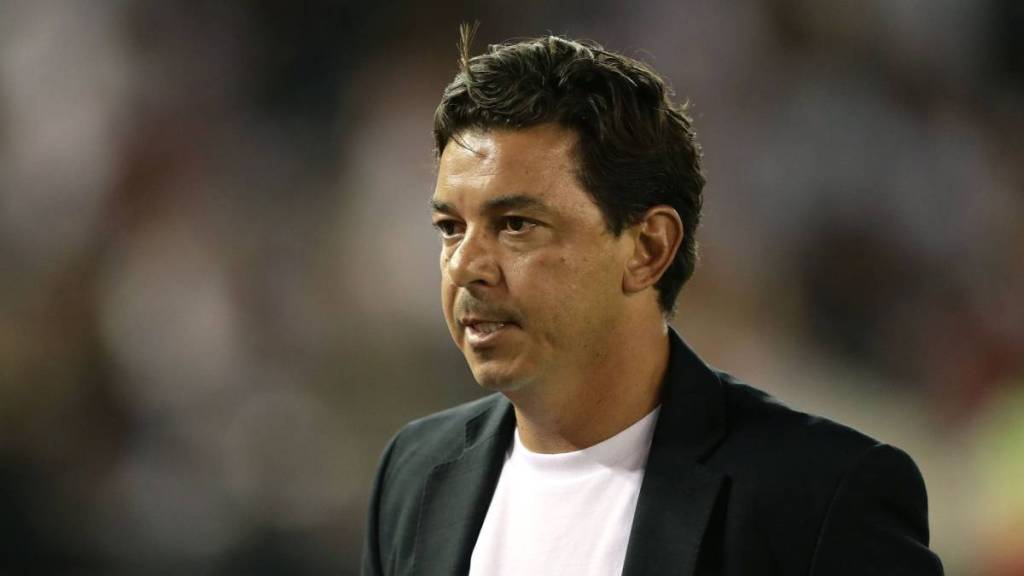 DiarioEsquelSur's tweet photo. Gallardo cambia cuando le conviene: Quedó en la mira por la negativa a postergar la Superliga https://t.co/ErlNGWdOhI https://t.co/YQr5xP3OEc