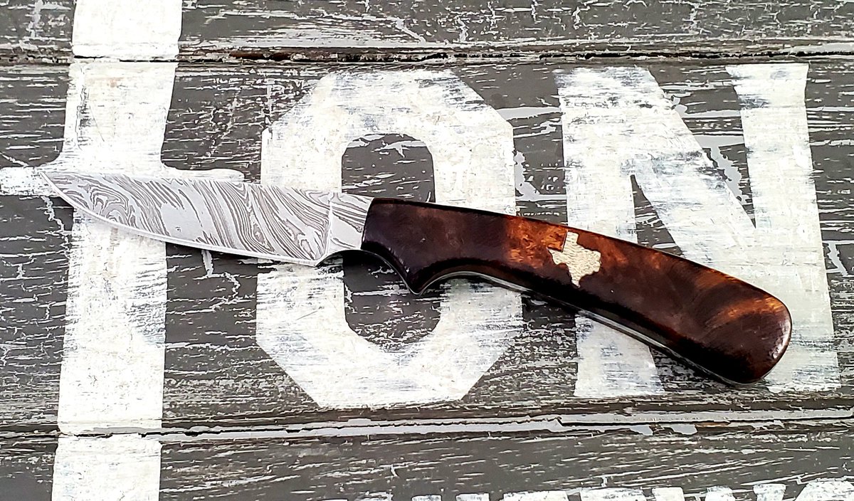 StoneKnifeworks's tweet photo. This order was finished with a Snake River Damascus blade, ironwood handle and Texas inlay. #StoneKnifeworks #Texas https://t.co/omKPqAlW6P
