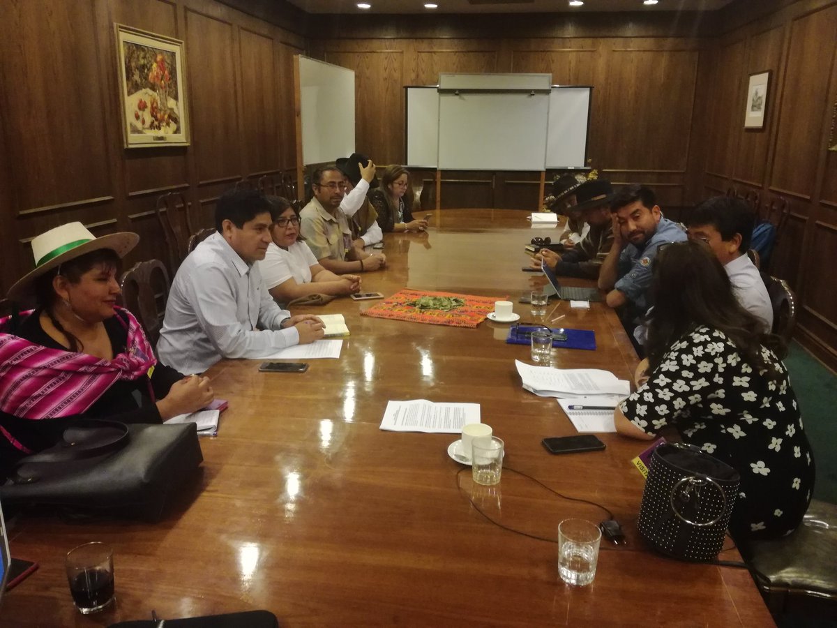 MillaburAdolfo's tweet photo. [AHORA]Participando de reunión conjunta con alcaldes mapuche y representantes de pueblos aymara y likanantay sobre propuesta de escaños reservados que será presentada está tarde por ediles de Amcam ante Comisión de Constitución de Cámara del Senado.
#lavkenche #biobiochile https://t.co/Rzk4XRP2kC
