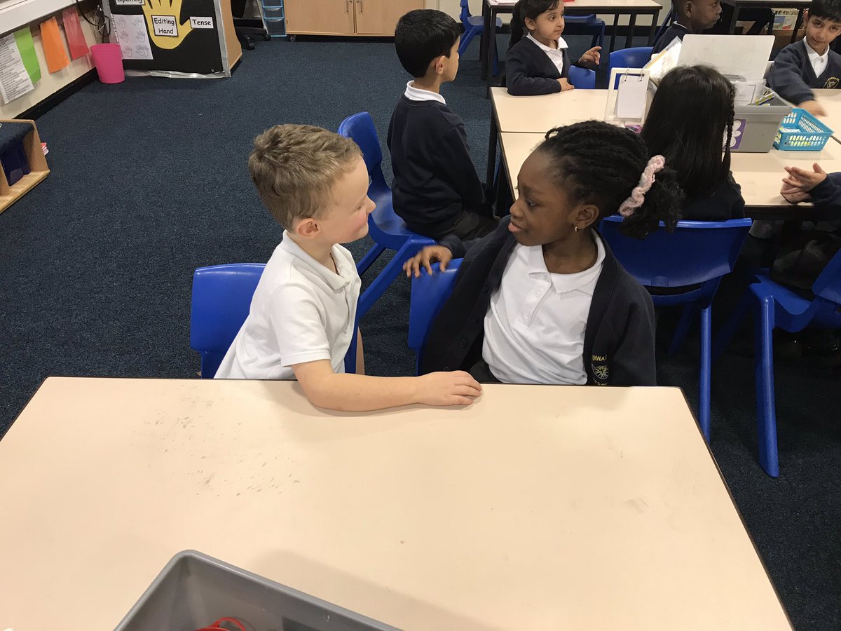 StPaulsBolton's tweet photo. We had a mixture of Year 1 and 2 during our in class worship today. We were making new friends and practised introducing ourselves with confidence. #makingnewfriends #timeforachat https://t.co/xsePilZgz7