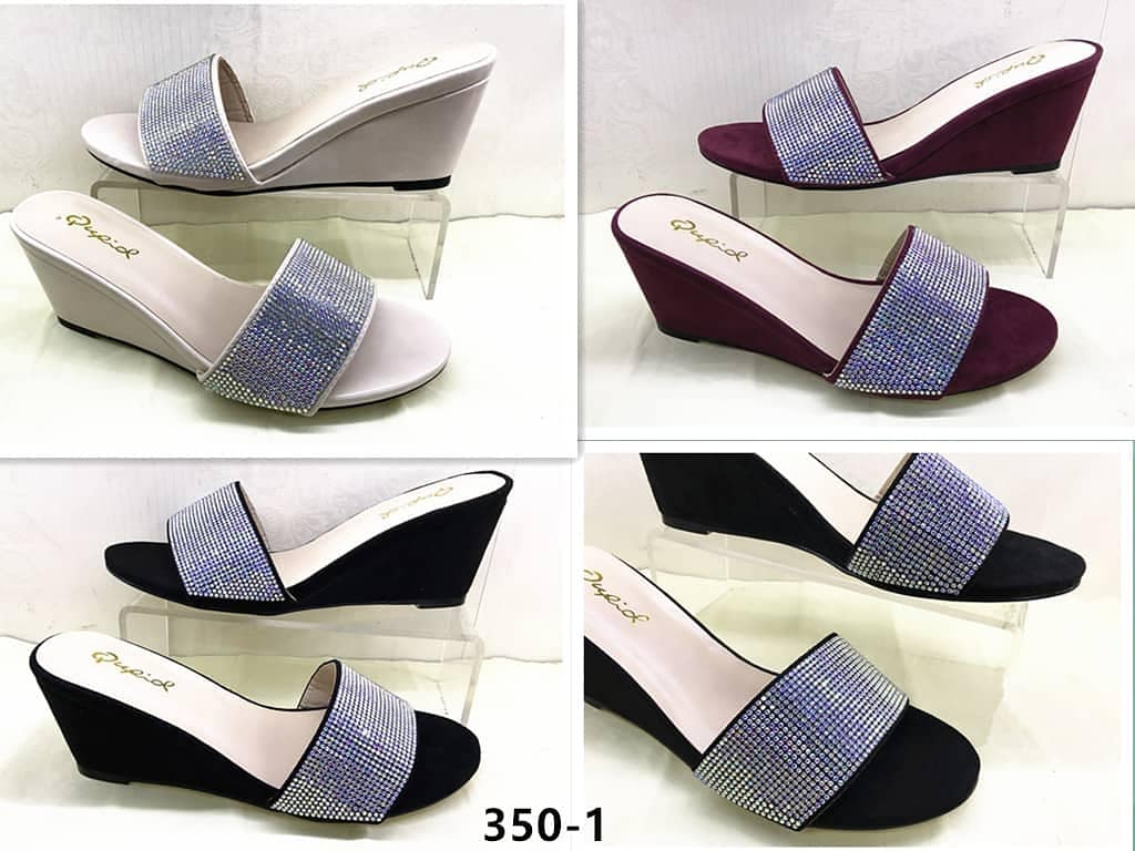 everbeeapparell's tweet photo. You ask this

We have restock this beautiful slipper

Send ur order now 

Call/Whatappz 08099899136

#7000 

#Everbeeapparell
#TachaXPulse 
#sales
#slippers
#tutw4 https://t.co/GpXIlVnZxv