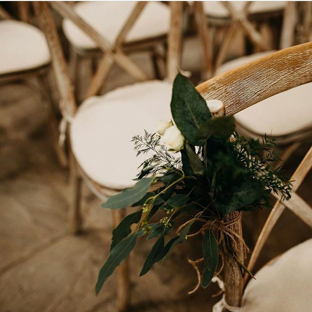 @miraclemomentsuk literally with flower design by @millydaveyflowers. Simple yet simply stunning #flowers #foliage #wedding #dream #perfect #stunning #wyresdale #park ift.tt/2uORqxf