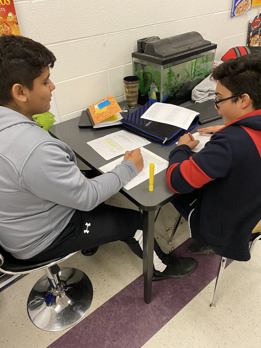 Read and Draw!  Great way to remember text. <a href="/avmsKnights/">Apple Valley Middle</a> <a href="/avmsteamphoenix/">@AVMSteamphoenix</a>
