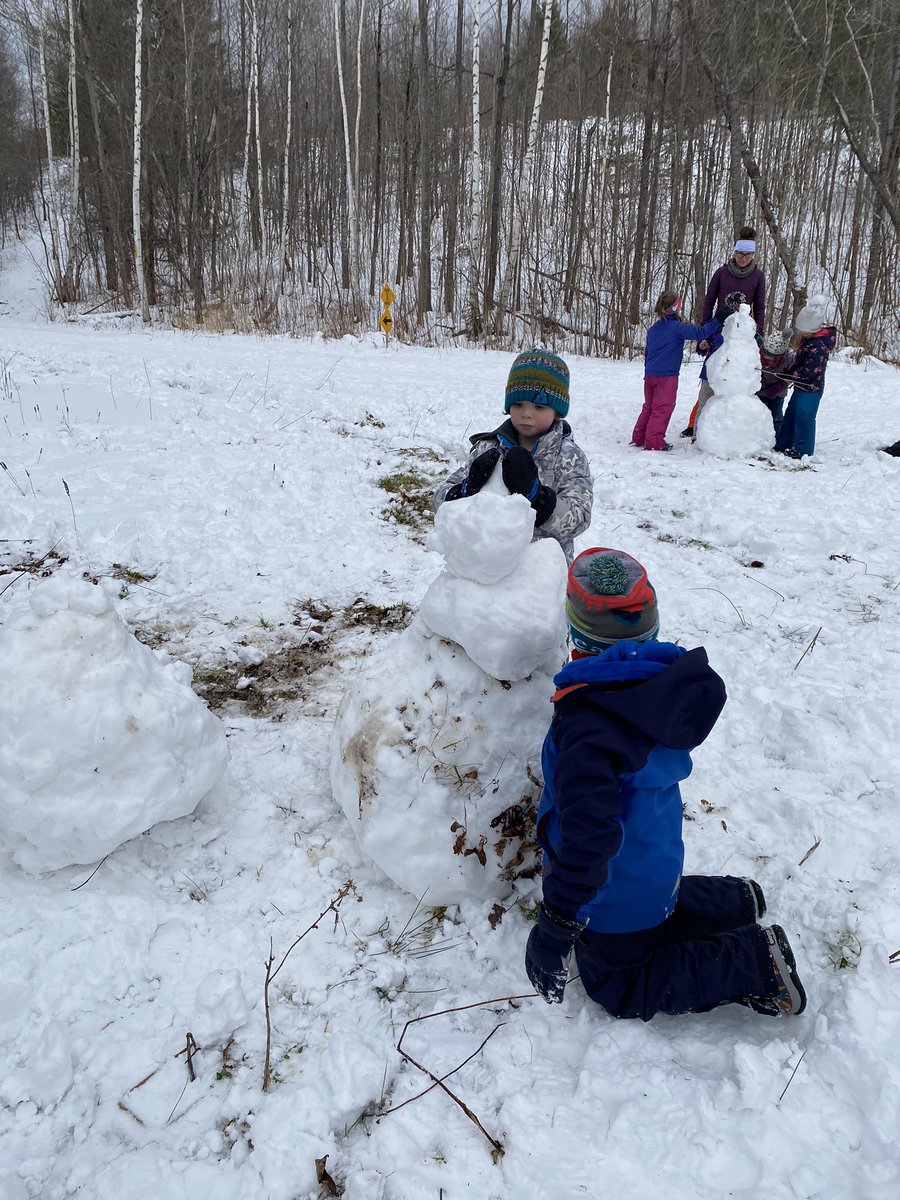 kebcvt's tweet photo. @bpmskinders Forest Friday Snowman building #kindergarten #mmuusd https://t.co/lVuCyXTNGY