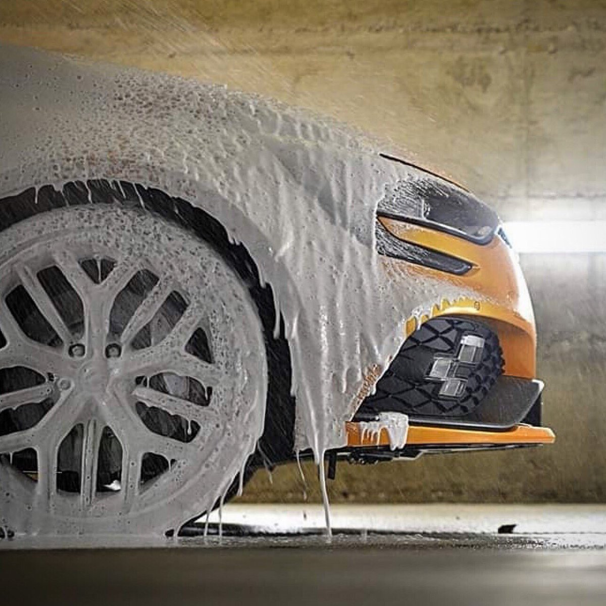 Nice review of Gyeon Q²M Foam by Simon V. - “Used a couple of foams in the past that did a great job. Advised to try this as live in a hard water area and the results were excellent, more foam and it clung to the car for longer...” 📷 @avtokozmetika_kristal on insta