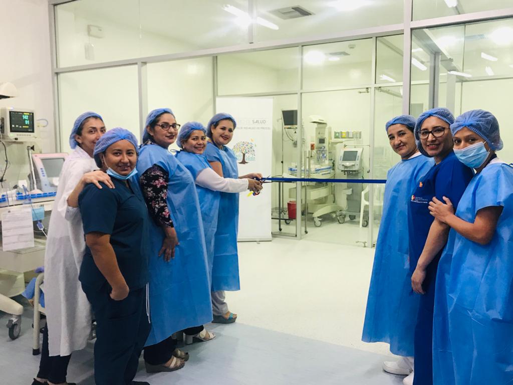HMatildeHidalgo's tweet photo. Con Autoridades de este nosocomio, @drakatita, @MDMarlene, se realizó la apertura de cubículos de aislamiento en el área de Neonatología. Los mismos que cumplen con las normas específicas para la atención de recién nacidos que se encuentran en estado crítico
#MSPdeTodosyParaTodos https://t.co/NrYADlPyJS