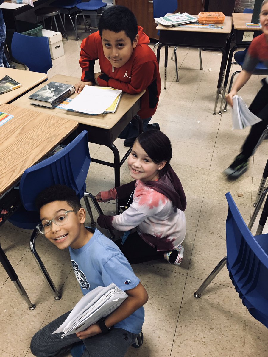MrLantvit405's tweet photo. Science partners at work. #weare44 #madison44 https://t.co/1UC20tcjWO