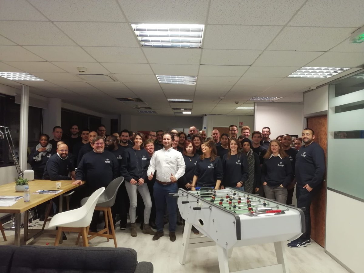 ZimmerB84's tweet photo. #BreakingNews hier il signait son #cdi aujourd’hui Arthur était à la #JPO organisée par @Bluelinea @Lau_Levasseur pour montrer qu’il est le #responsablecommercial dont @Silver_Alliance avait besoin ! Un premier #speeddating qui en annonce beaucoup d’autres chez les autres alliés! https://t.co/LrFpriOcTY