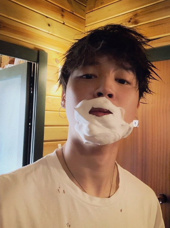 joonsmikro's tweet photo. you’re marrying the last kpop idol saved to your camera roll. https://t.co/3lWadilBKP