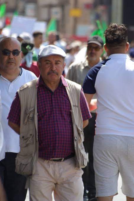 saidsalhi527's tweet photo. Apaisement dites vous,
#Kaddour_Chouicha de la LADDH, #HASSANI et #HELLAL sont interpellés aujourd'hui à #Oran quelques jours après leurs libération, ils sont toujours en garde à vue au commissariat de police à Oran https://t.co/j3gkD97QKf