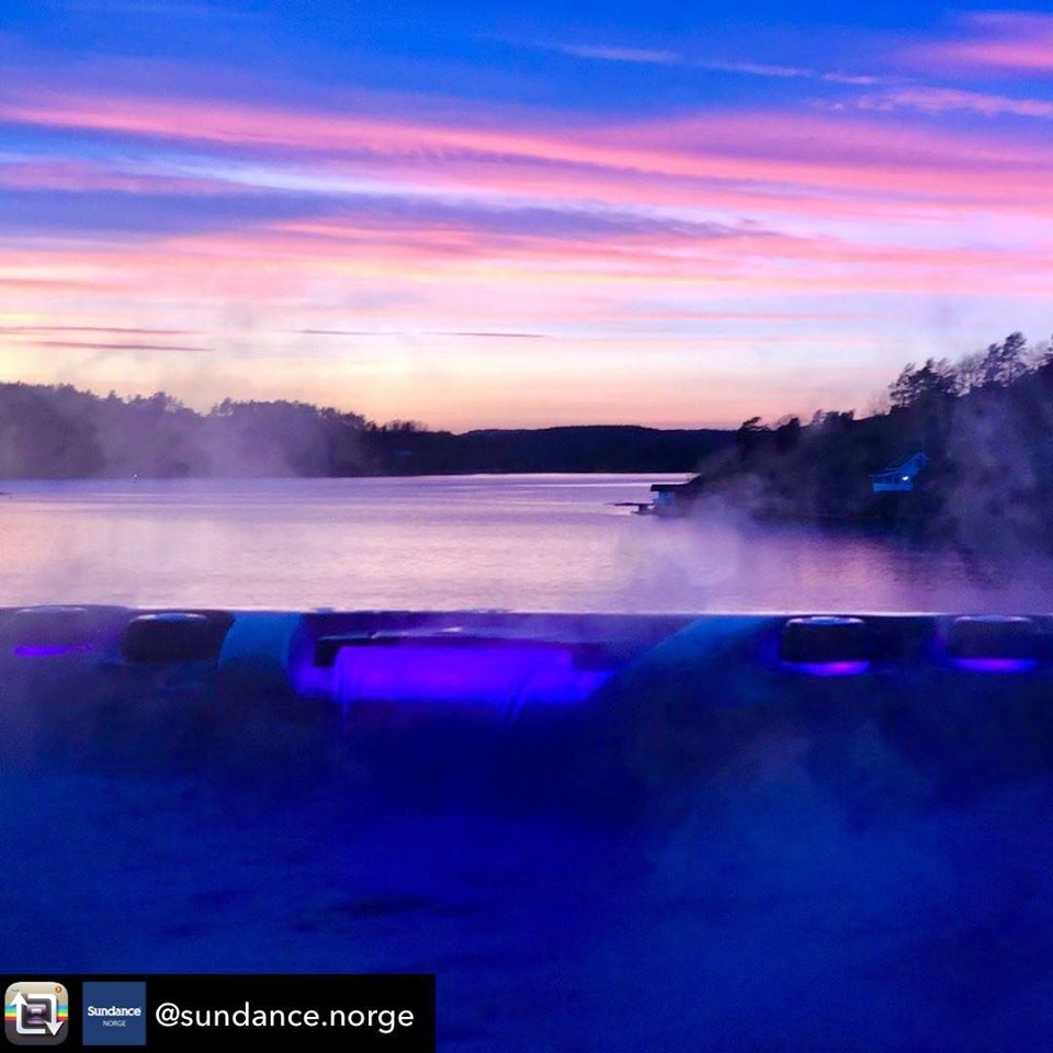 We’ll take the clouds and the cold if it means this view from your Sundance® spa. 🌅🌥 #sundancespas #sunset #niceview #wellness #relaxation