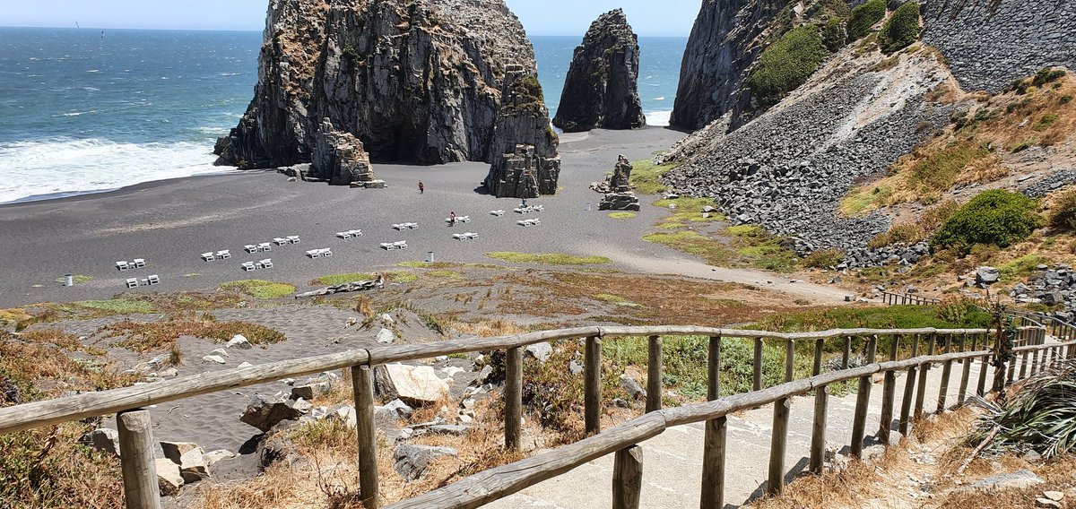 franevent's tweet photo. Ya Puedes disfrutar de este servicio de forma gratuita en el sector calabocillos #reposeras y #mesitasdecentro sector #solaneras contacto con la naturaleza y el mar #tranquilidad única. <3 #municipalidad #Dturismo #naturalezaabierta https://t.co/Zp7KJzx3Ce