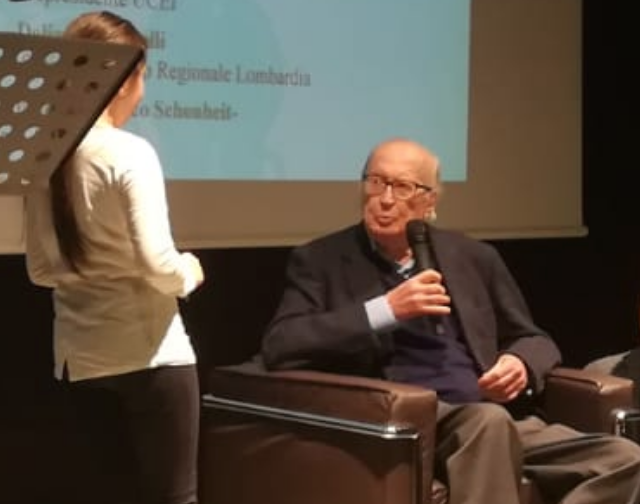 "Cosa potete fare per portare avanti il ricordo e per comprendere il passato? Leggere, leggere, leggere”,  l'invito di Franco Schoenheit, sopravvissuto alla Shoah, ai giovani. Schoenheit, classe 1927, ci ha lasciati in queste ore. Sia il suo ricordo di benedizione