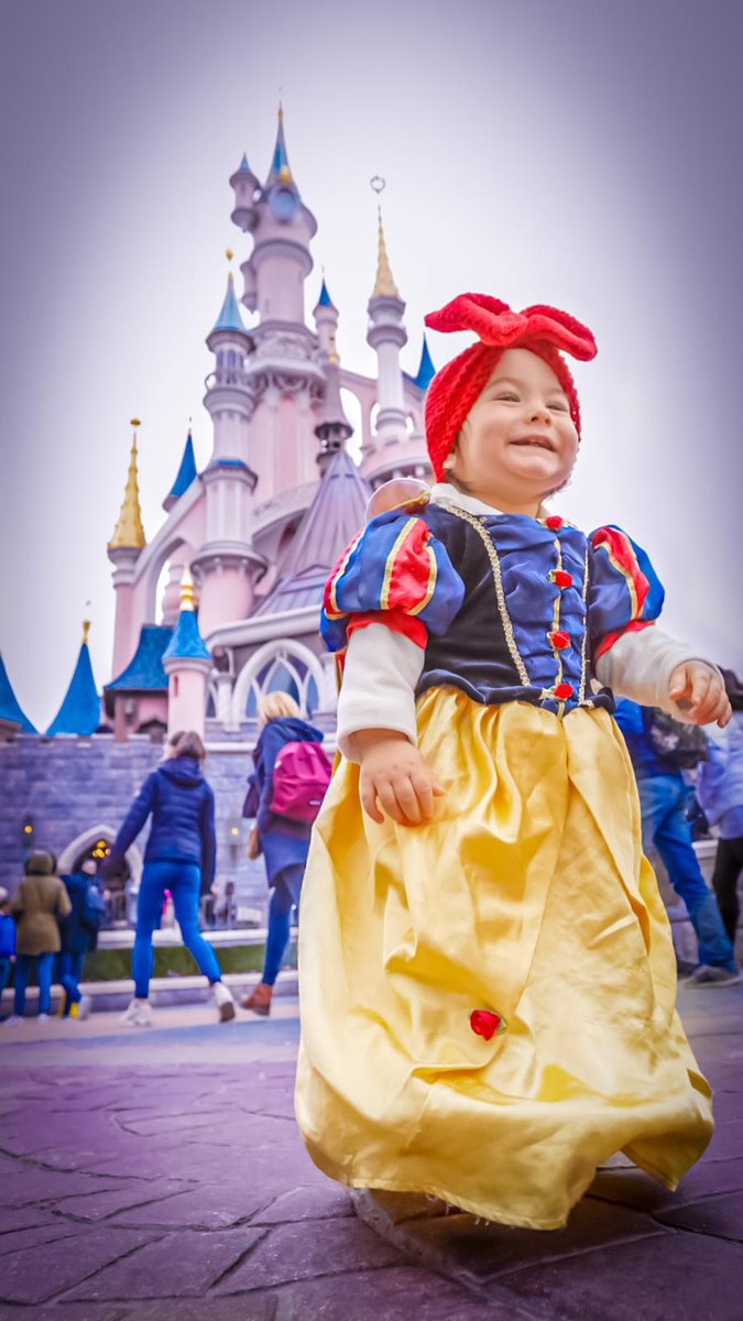 DyDoficial's tweet photo. Todavía no habíamos subido las fotos ... Estuvimos en Disney con toda la familia!!! ✈️ 😍👨‍👩‍👧‍👦 Fueron días mágicos que nunca olvidaremos 💫 🥰 Quién ha visitado?⁠
⁠
#danielydesiree https://t.co/i7FPLIHx6o