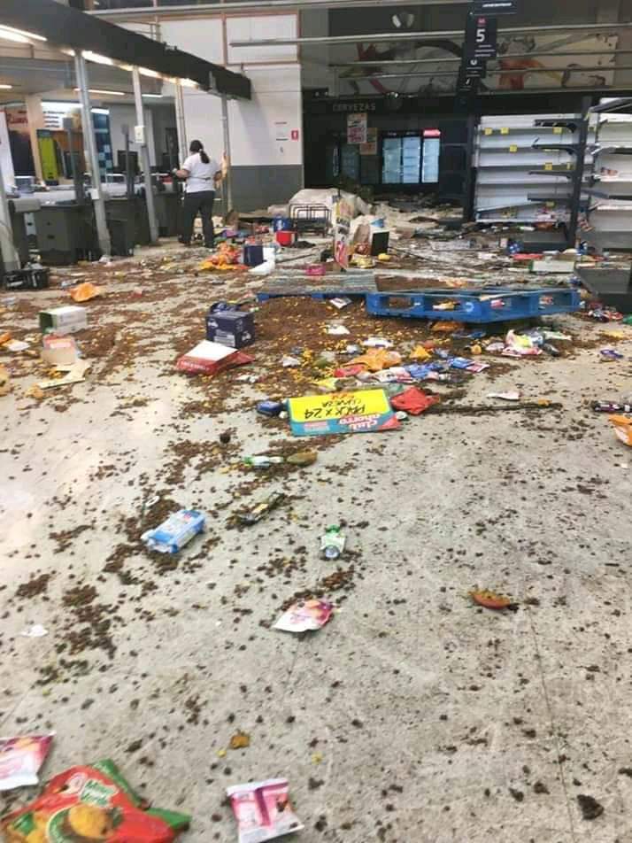 Así amaneció el Unimarc de Antofagasta