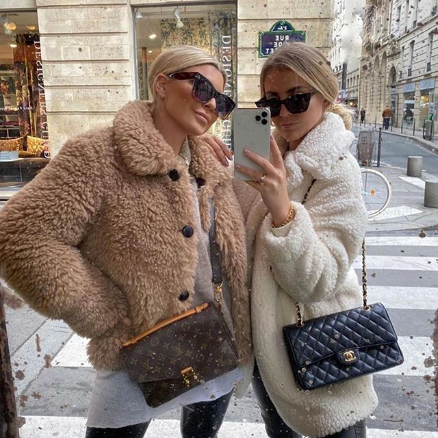 MissKombin's tweet photo. Street Style
@doses__of__fashion 
#newseason #streetstyle #style #fashion #ootdinspo #lookbook #winter #fashionista #love #instagood #ootd #moda #styleinspiration #misskombin https://t.co/kjwq9tXMBG https://t.co/vLVkpLpyox