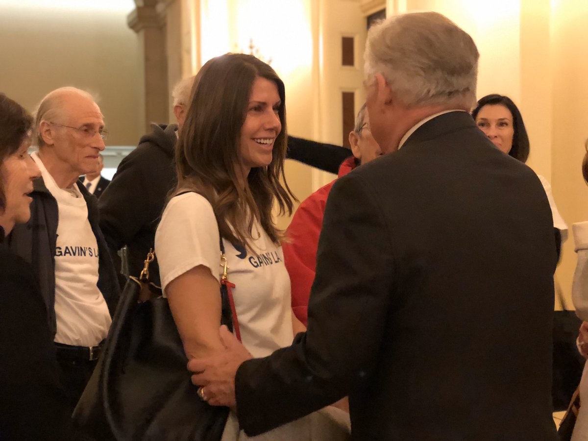 ZavalaA's tweet photo. Happy tears in the Capitol hallway after #GavinsLaw passes through Assembly Public Safety cmte. 

Susan Gladding lost her husband to a hit and run driver in 2018. The bill aims to close a loophole in the law that benefits DUI hit and run drivers. https://t.co/uwOlcf2uAo