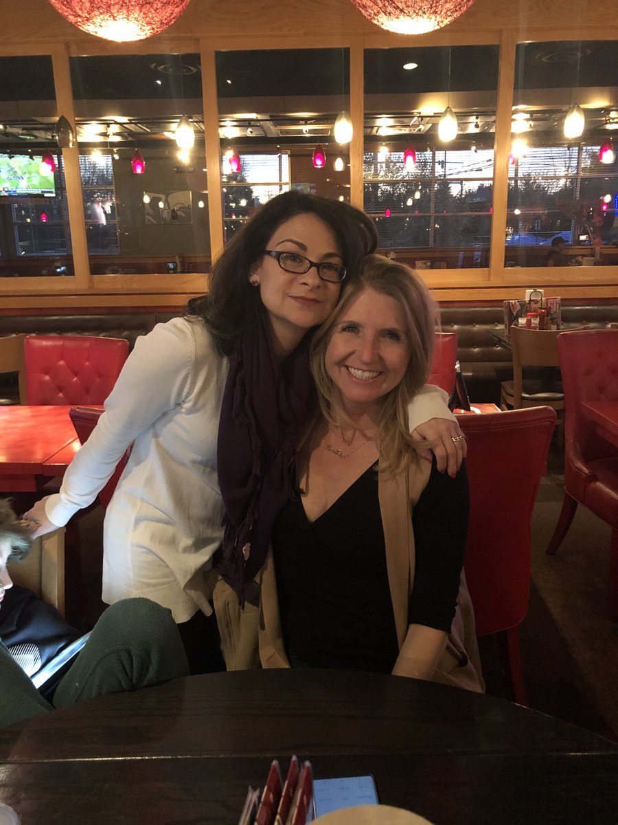 smashingwalnuts's tweet photo. Thanks to everyone who came out to support #SmashingWalnuts at @redrobinburgers last night! We celebrated what would've been Gabriella's 17th birthday. @ginatufano @JillWeiss11 #DIPG @speckhard @JoeBaber1 @mydandysunshine @novahousewives @CFNova @LoudounChamber https://t.co/I6xP5s4g8I