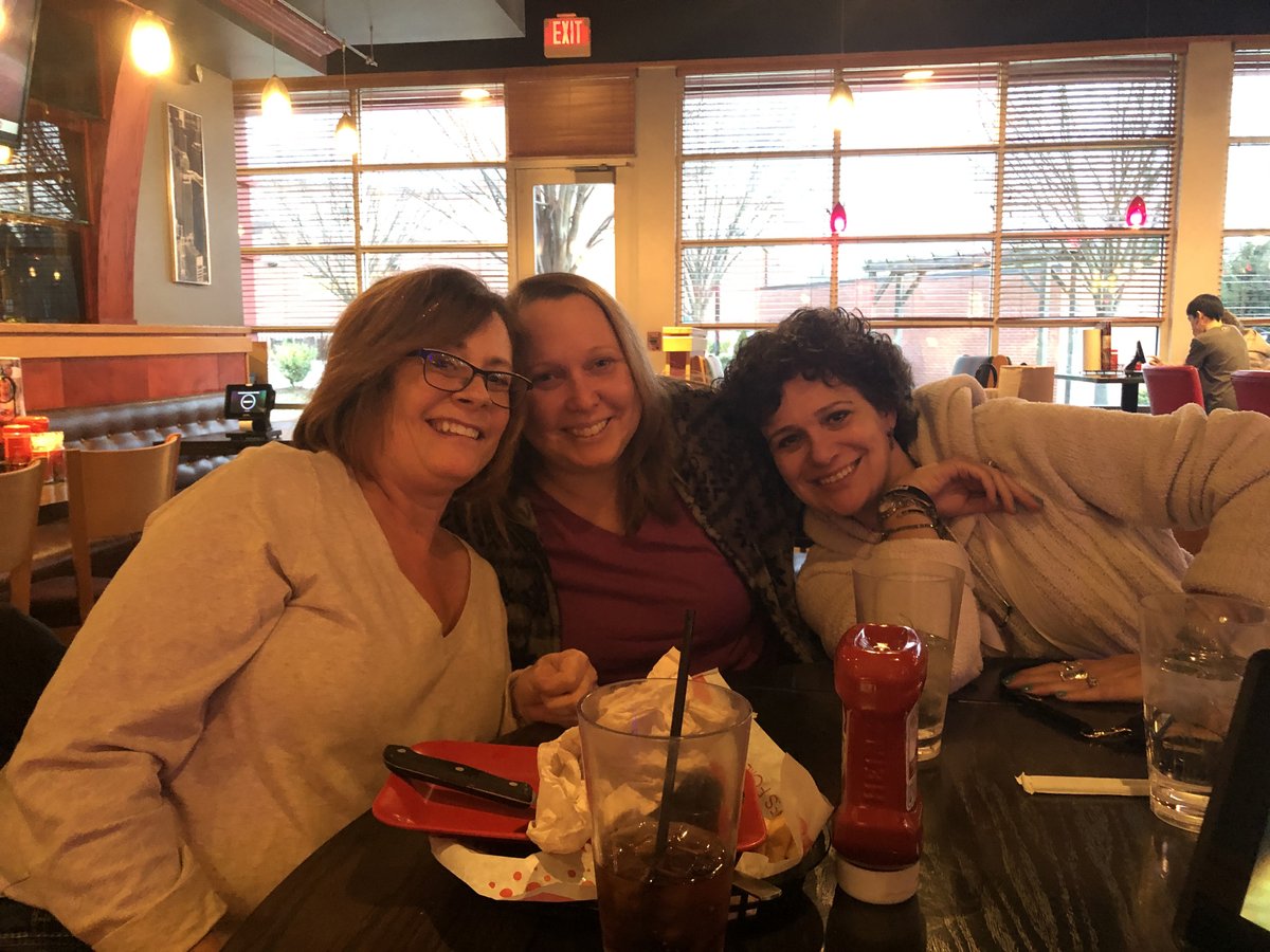 smashingwalnuts's tweet photo. Thanks to everyone who came out to support #SmashingWalnuts at @redrobinburgers last night! We celebrated what would've been Gabriella's 17th birthday. @ginatufano @JillWeiss11 #DIPG @speckhard @JoeBaber1 @mydandysunshine @novahousewives @CFNova @LoudounChamber https://t.co/I6xP5s4g8I