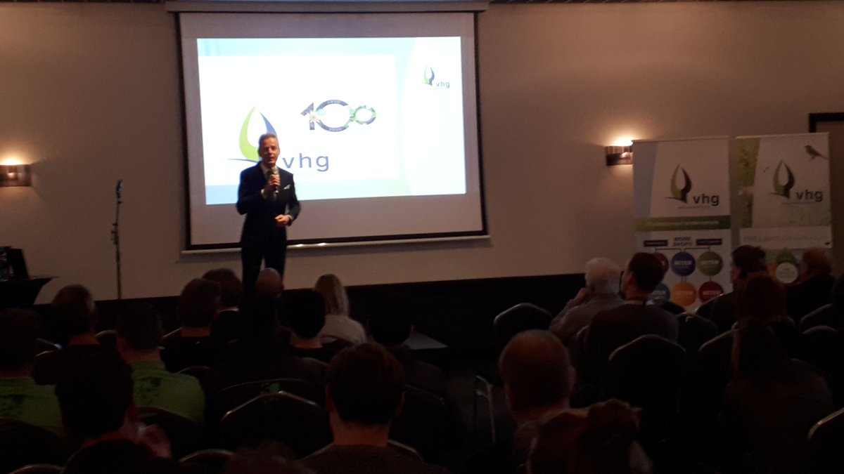aocoostmbogroen's tweet photo. Vandaag overleg commitmentbedrijven #vhg en nieuwjaarsbijeenkomst @GroenOndernemen. Samen werken aan een groen 2020. Deze week is @zone_college te vinden op de @GS_EH #onderwijs #inspiratie #trendwatcher #hovenier #beroepenwedstrijd https://t.co/j5t9bcW3nF