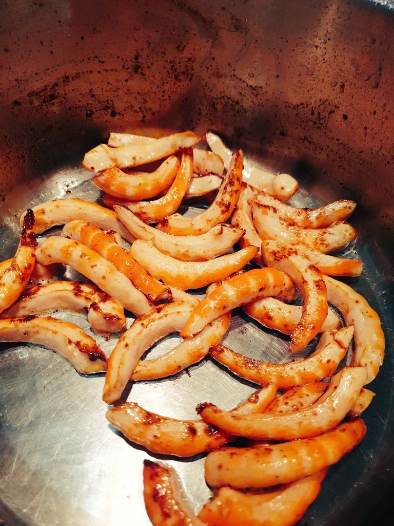 cocoavegan's tweet photo. Lol. I tried this #vegan shrimp by Sophie's Kitchen and yeah. Not for me lol #Veganuary https://t.co/4kA9XTuRqC