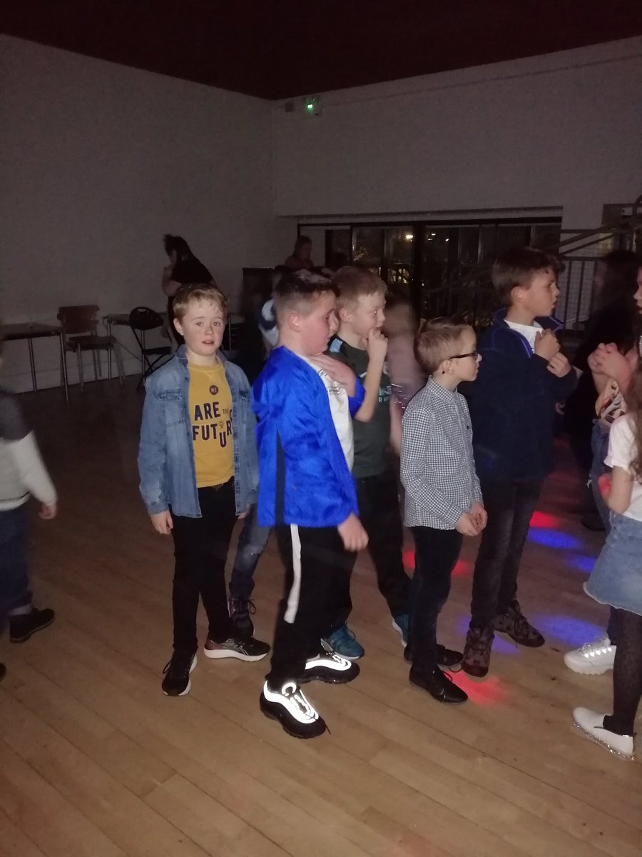 YearFourBPS's tweet image. Busting our moves at the disco #dancingdivas