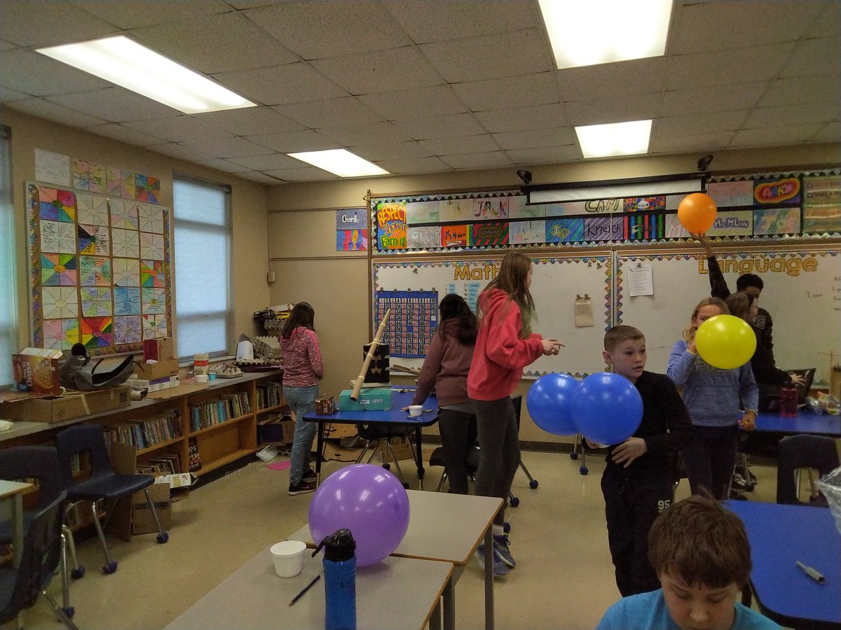 tyblakesmom's tweet photo. Science projects and Music! "Keeping the Rhythm and Beat"!! #EAitForward #BBroncos #doesitfloat #earplugsareoptiponal #studentengagement https://t.co/lH2QYC3tKW