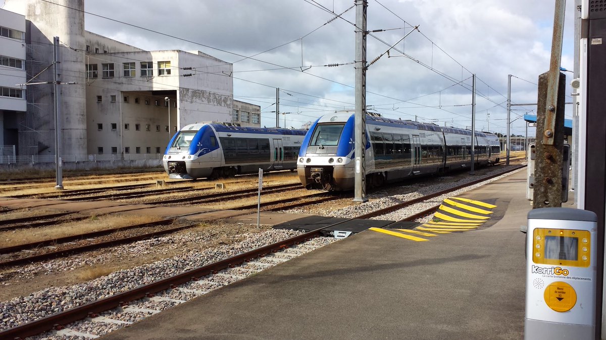 HistTCLorient's tweet photo. La gare SNCF de #Lorient #emojibzh en 2013, ça a  bien changé depuis 😉 https://t.co/CSOkCs6JfN