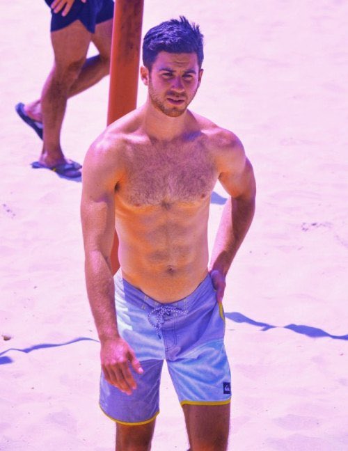 Just taking sun 😎
More pics? 👉 coffe.mx
.
.
.
.
#bearstyle #instagay  #gay #gayhot #sexy #men #fitness