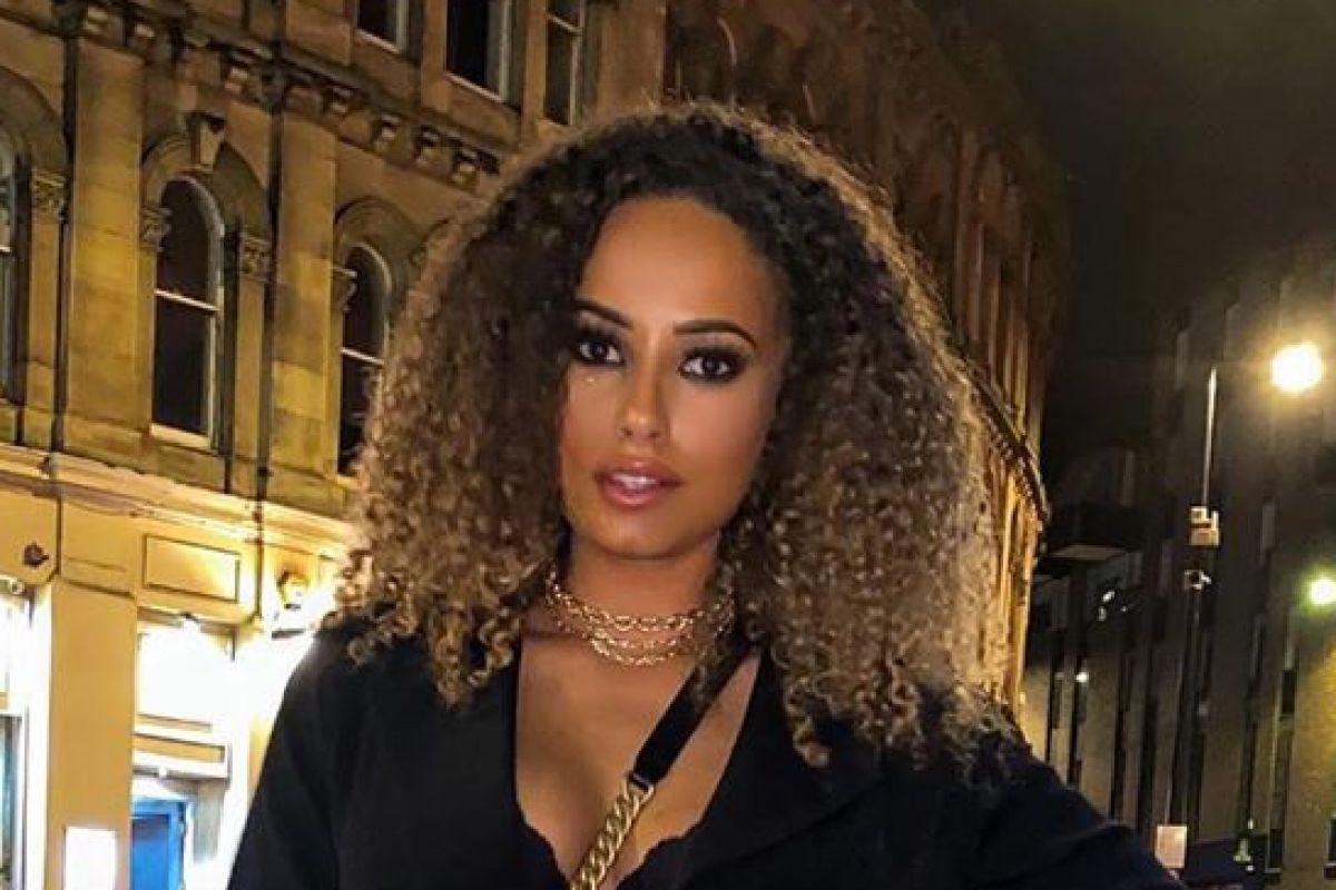 Fabulousmag's tweet photo. Love Island's Amber Gill slams Paige Turley for namedropping famous ex Lewis Capaldi https://t.co/0gY6MJ4hPw https://t.co/9bsSvF4jeu