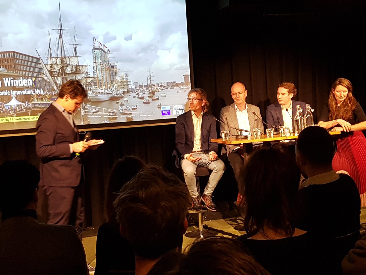 SmartCityAcade1's tweet photo. Is t mogelijk om innovaties rondom mobiliteit en evenementen op te schalen? @WillemvanWinden doet onderzoek naar de condities en randvoorwaarden om te schalen. Een (maatschappelijke) business case is cruciaal. https://t.co/ZZks7sHpME