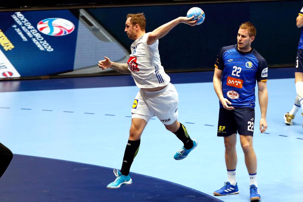 ValHand28 tweet picture