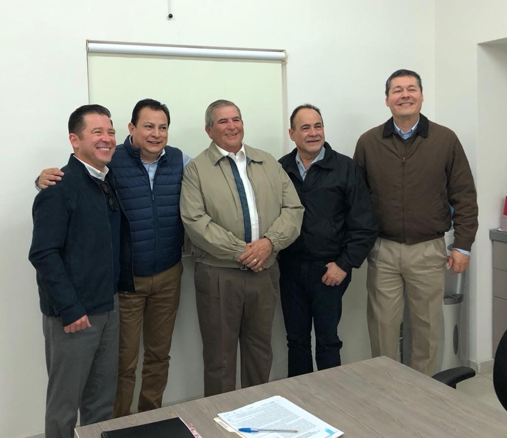 IndexMexicali's tweet photo. Nuestro Director de C.P. René Marín Rivas asistió a la sesión en #Simutra con los integrantes del Consejo Municipal de Transporte conformado por #IndexMexicali, #Canacintra, #CDEM y #CMIC con el nuevo presidente Ing. Jaime Navarro. https://t.co/uiNc2OaBrO