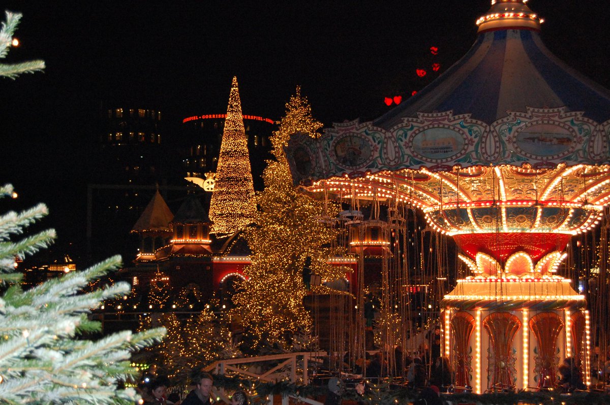 SophieParnell1's tweet photo. Nightlife Photography: Tivoli Gardens🎆.
#Copenhagen #Denmark #photography #nightlife #travelphotography #Trivoli #TrendingNow #Likee #winterbreak #Christmas #nature #Motivation #explorepage https://t.co/NjfNQADcg6