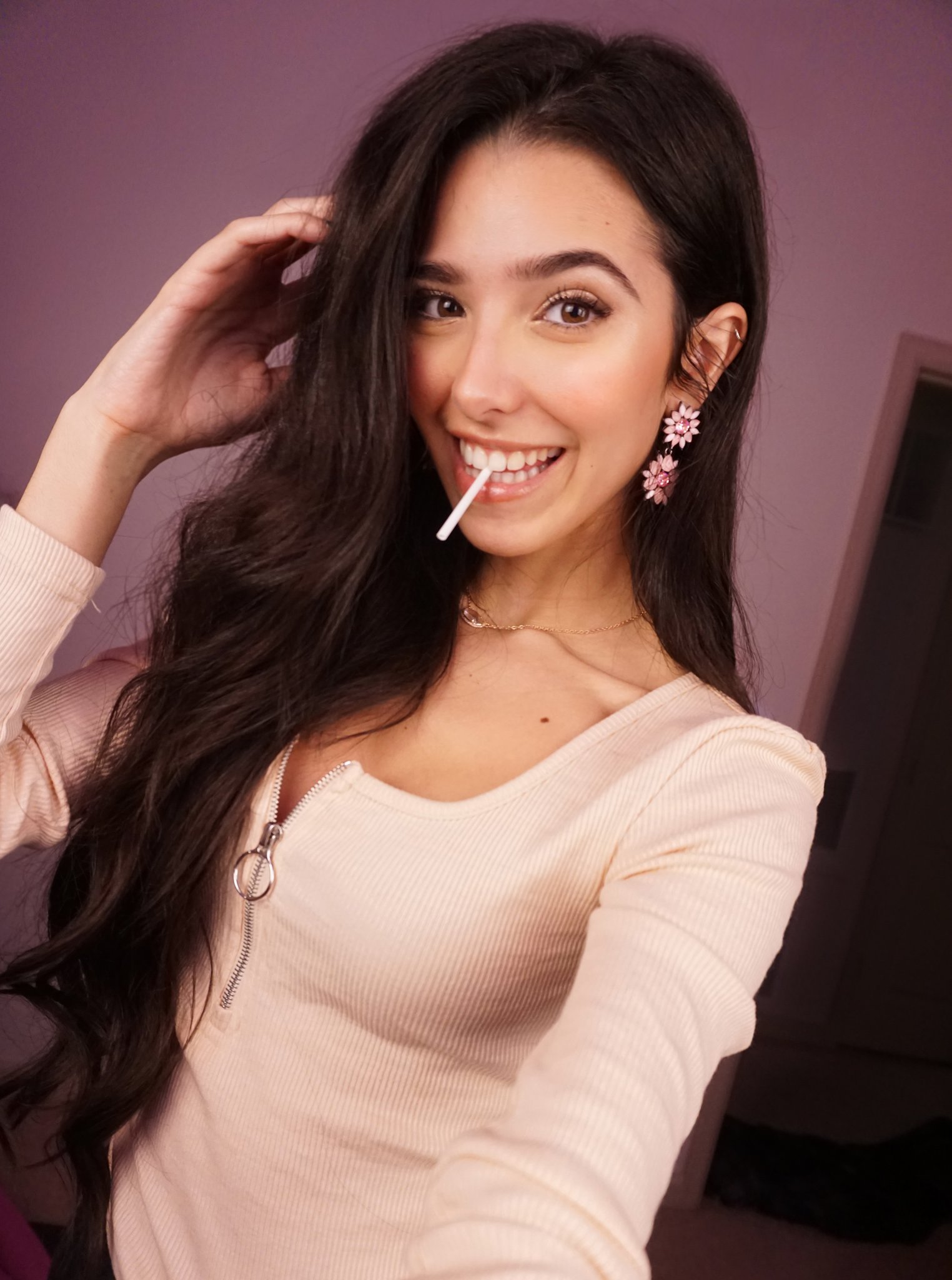 ASMR Glow 🐍 on X: 🍭 hope you enjoyed my latest #ASMR video 😍  t.coIZ8eQJnBQK t.coI8vsXIqMIu  X