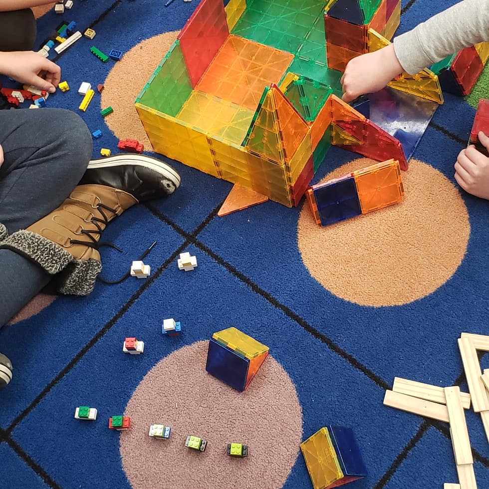 tagueart's tweet photo. Lots of creativity in open studio today!
#TABchoice #tabstudio #irving97 #d97art #oakpark97 #WeAreD97 https://t.co/y2slWjy7w4