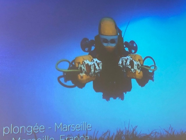 CNRSWashington's tweet photo. Oussama Khatib, director of @Stanford Robotics Lab, presents his submarine robot. Tested in the Mediterranean Sea, it has a lot of potential applications. The @LIRMM of @CNRS and @umontpellier works with this lab.
#CNRSinternational https://t.co/5mycyezGVp